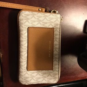 Michael kors wristlet